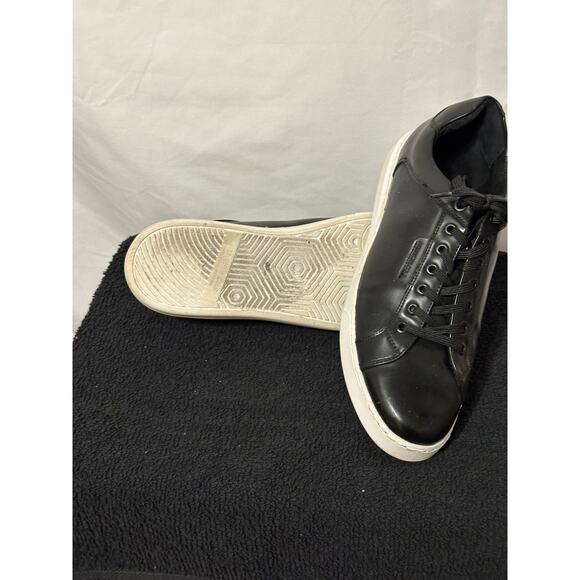 Kenneth Cole Laron Sneaker. - Picture 5 of 7